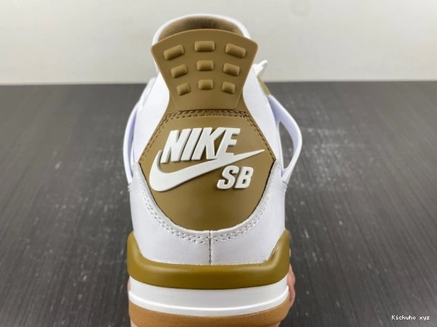 Jordan Nike Air 4 SB x DR5415-120 0613